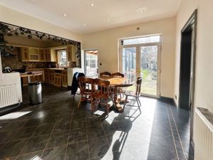 Kitchen/Diner- click for photo gallery